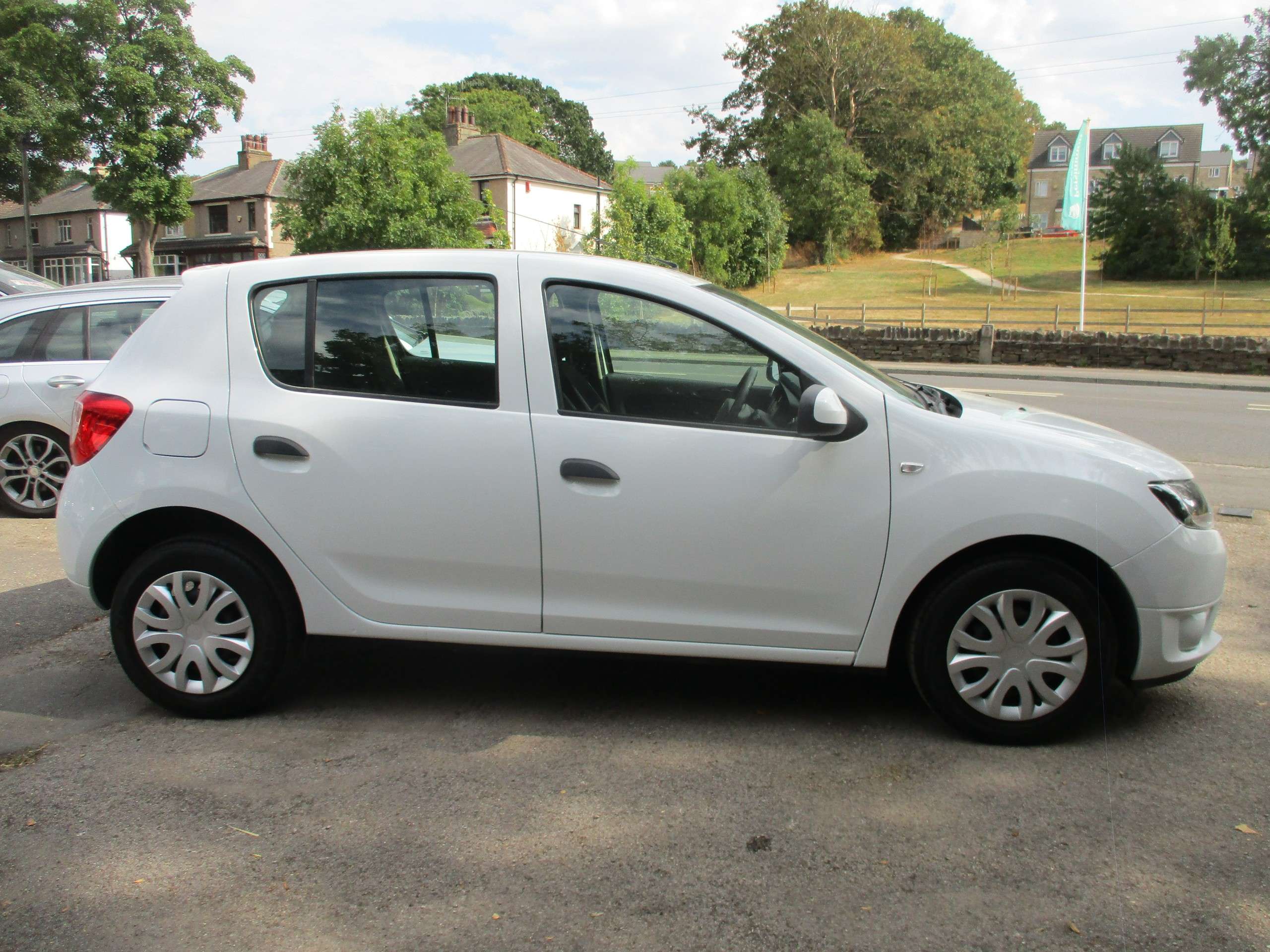 A 2016 DACIA SANDERO 1.2 Ambiance Hatchback 5dr Petrol Manual Euro 6 (75 ps) A 2016 DACIA SANDERO 1.2 Ambiance Hatchback 5dr Petrol Manual Euro 6 (75 ps)