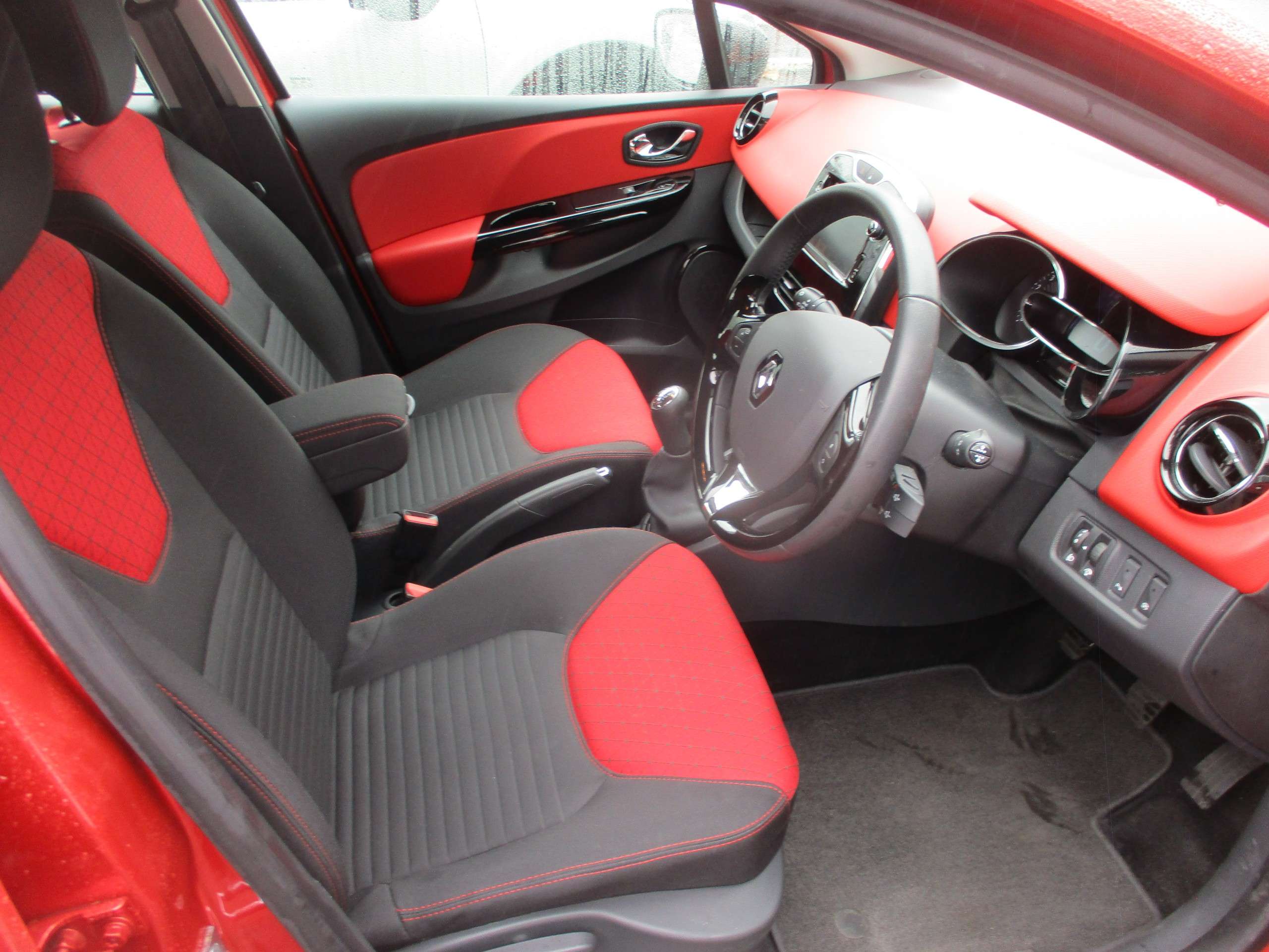 2013 RENAULT CLIO 2013 RENAULT CLIO