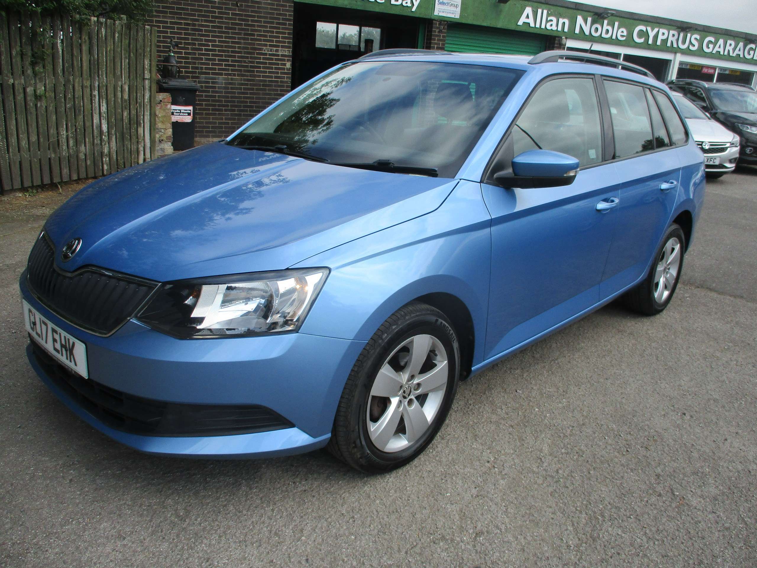 A 2017 SKODA FABIA 1.2 TSI SE Estate 5dr Petrol Manual Euro 6 (s/s) (90 ps) A 2017 SKODA FABIA 1.2 TSI SE Estate 5dr Petrol Manual Euro 6 (s/s) (90 ps)