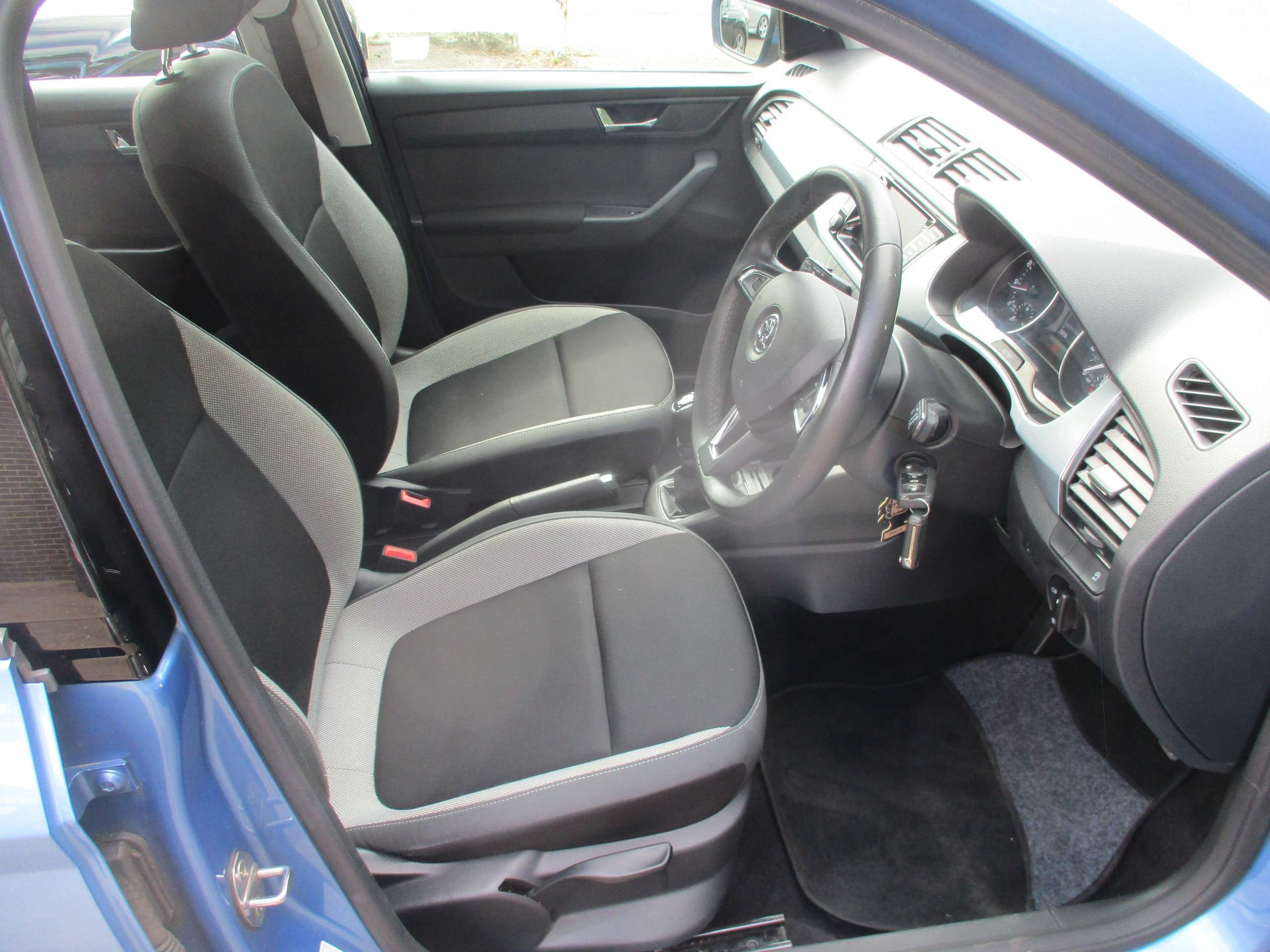 2017 SKODA FABIA 2017 SKODA FABIA
