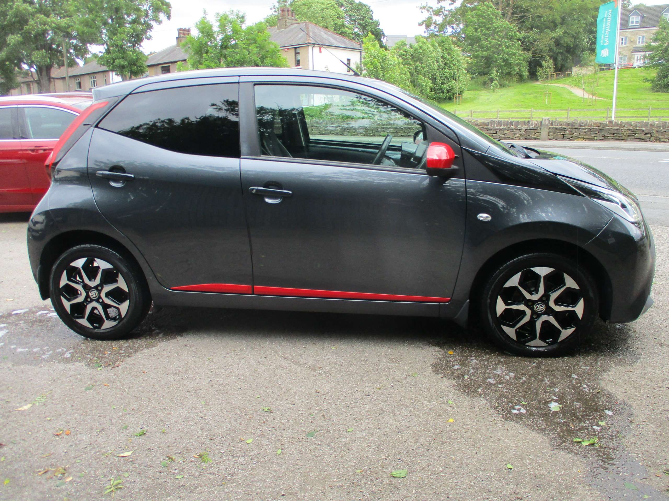 A 2021 TOYOTA AYGO 1.0 VVT-i x-trend Hatchback 5dr Petrol Manual Euro 6 (Safety Sense) (71 ps) A 2021 TOYOTA AYGO 1.0 VVT-i x-trend Hatchback 5dr Petrol Manual Euro 6 (Safety Sense) (71 ps)