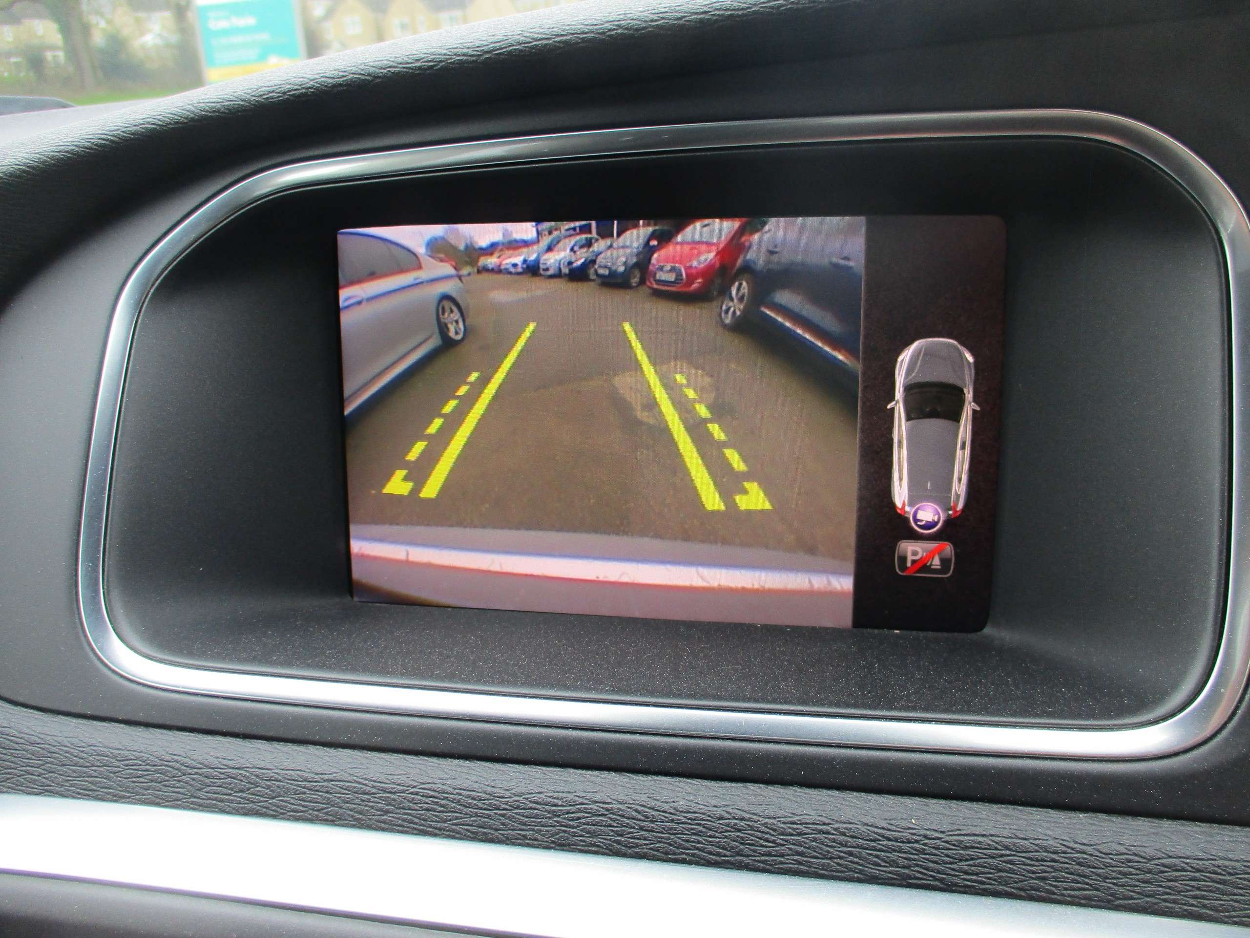 2017 VOLVO V40 2017 VOLVO V40