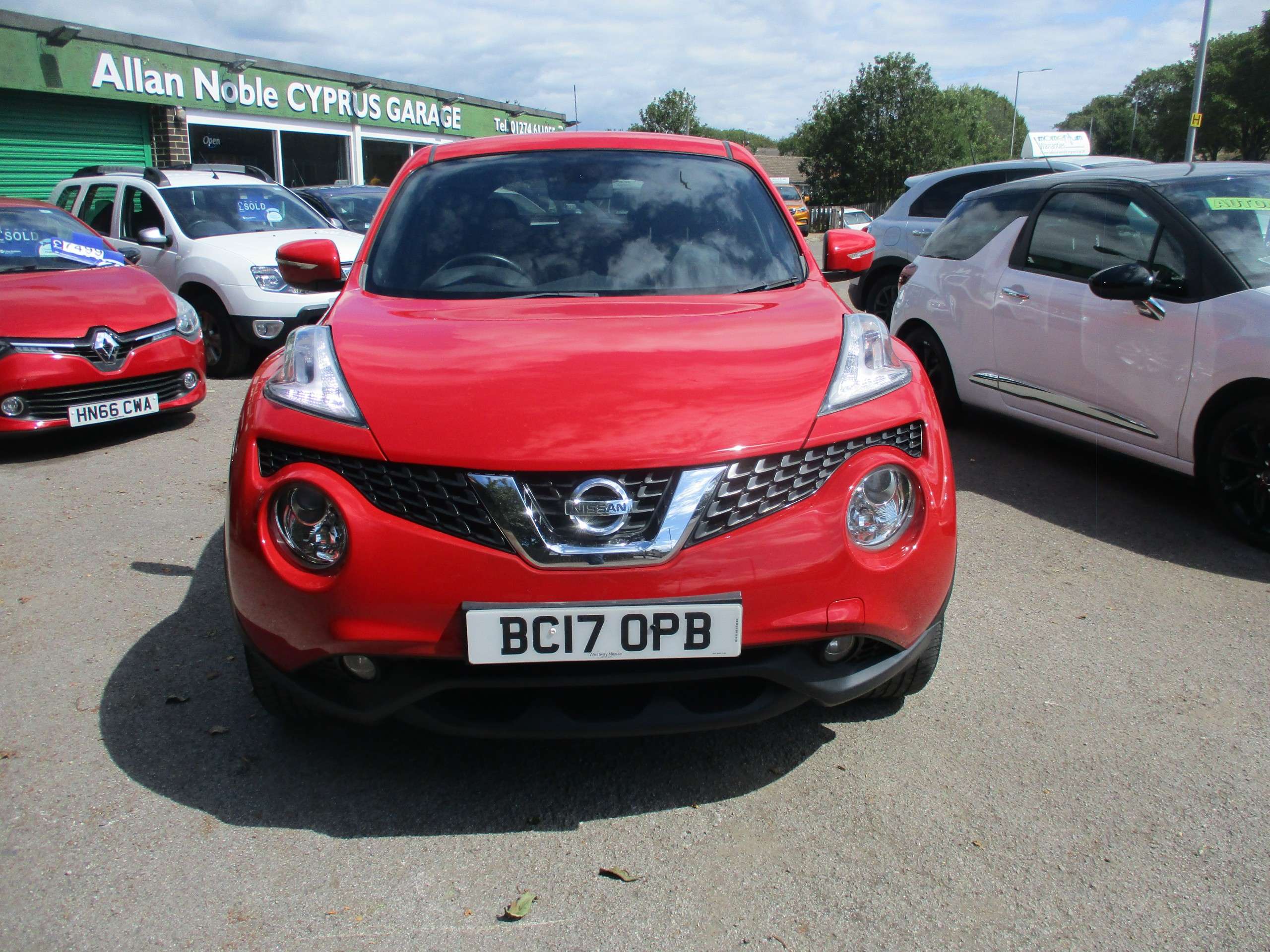 A 2017 NISSAN JUKE 1.2 DIG-T N-Connecta SUV 5dr Petrol Manual Euro 6 (s/s) (115 ps) A 2017 NISSAN JUKE 1.2 DIG-T N-Connecta SUV 5dr Petrol Manual Euro 6 (s/s) (115 ps)