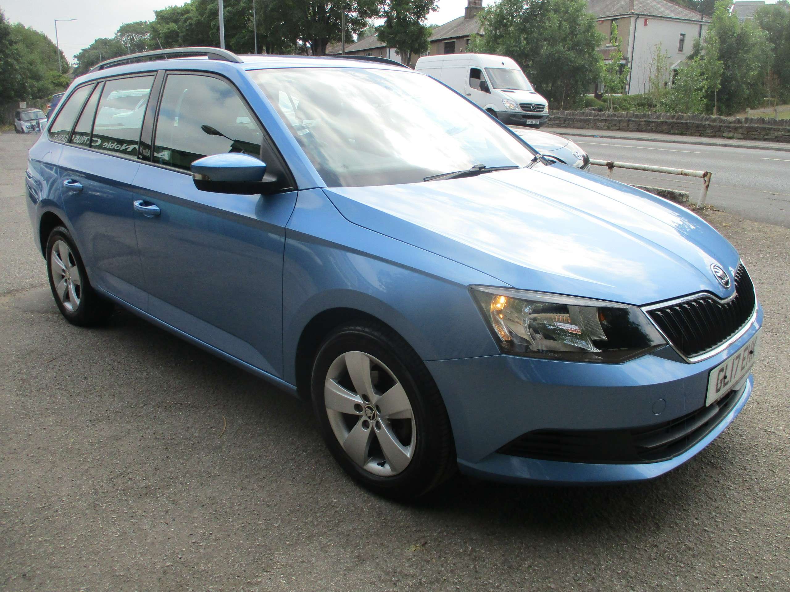 A 2017 SKODA FABIA 1.2 TSI SE Estate 5dr Petrol Manual Euro 6 (s/s) (90 ps) A 2017 SKODA FABIA 1.2 TSI SE Estate 5dr Petrol Manual Euro 6 (s/s) (90 ps)