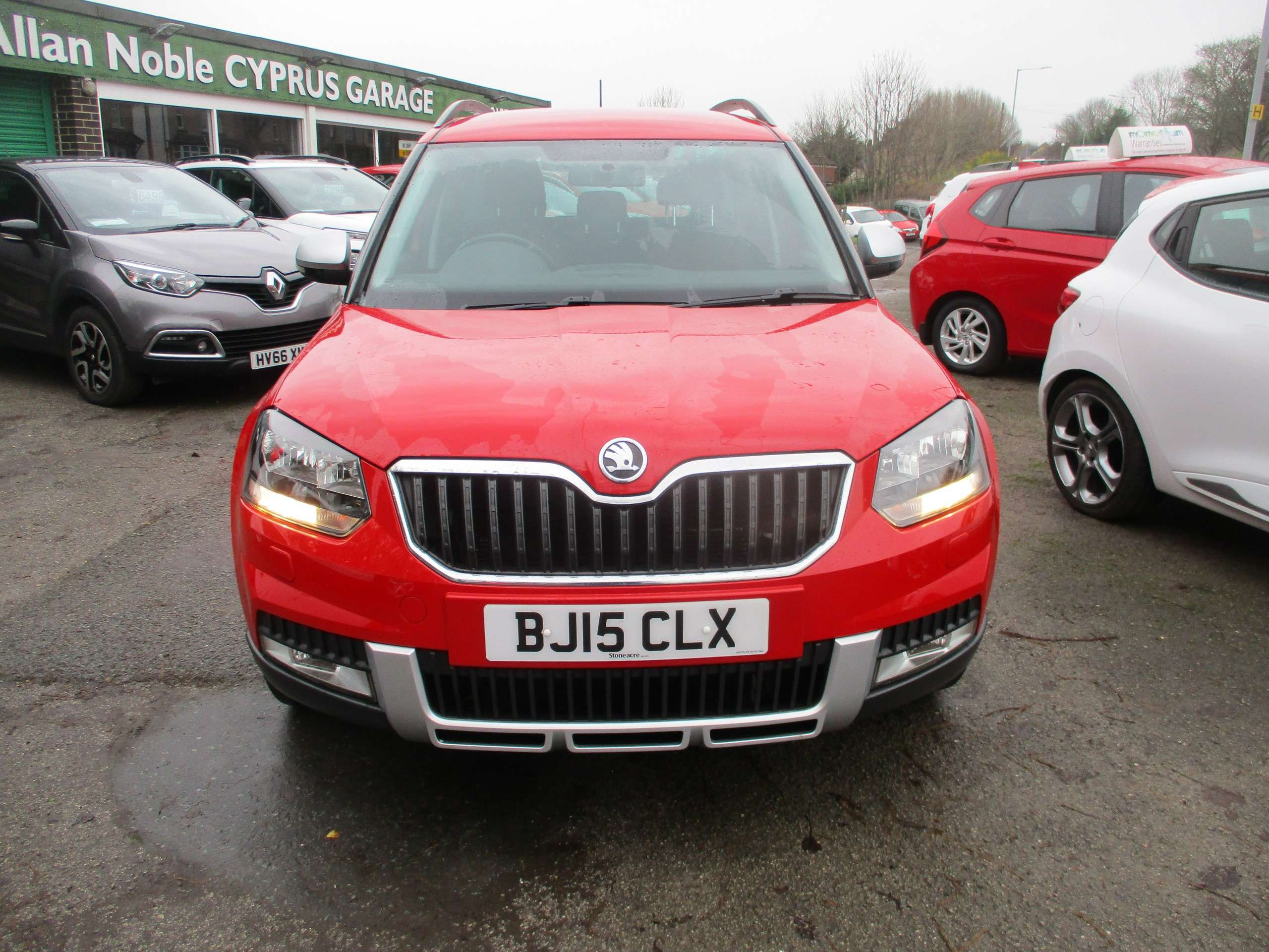 A 2015 SKODA YETI 1.2 TSI SE Outdoor 5dr Petrol Manual Euro 5 (105 ps) A 2015 SKODA YETI 1.2 TSI SE Outdoor 5dr Petrol Manual Euro 5 (105 ps)