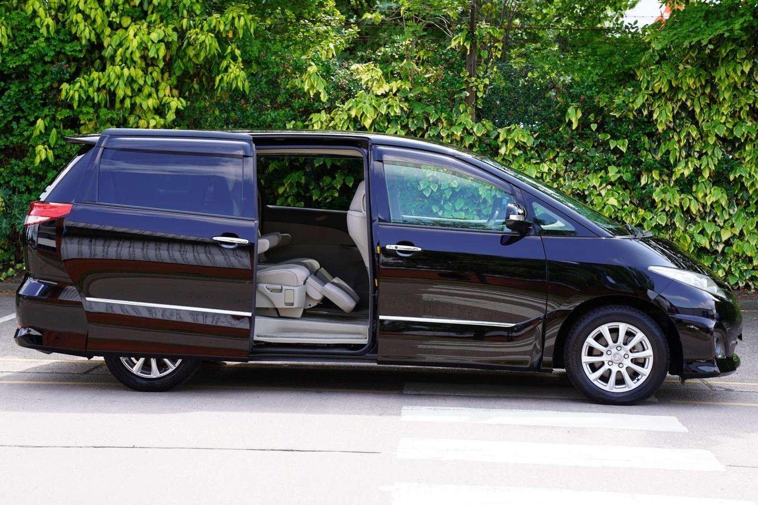 A 2011 TOYOTA ESTIMA 2.4 Aeras G-Edition 5dr 7 Seats A 2011 TOYOTA ESTIMA 2.4 Aeras G-Edition 5dr 7 Seats