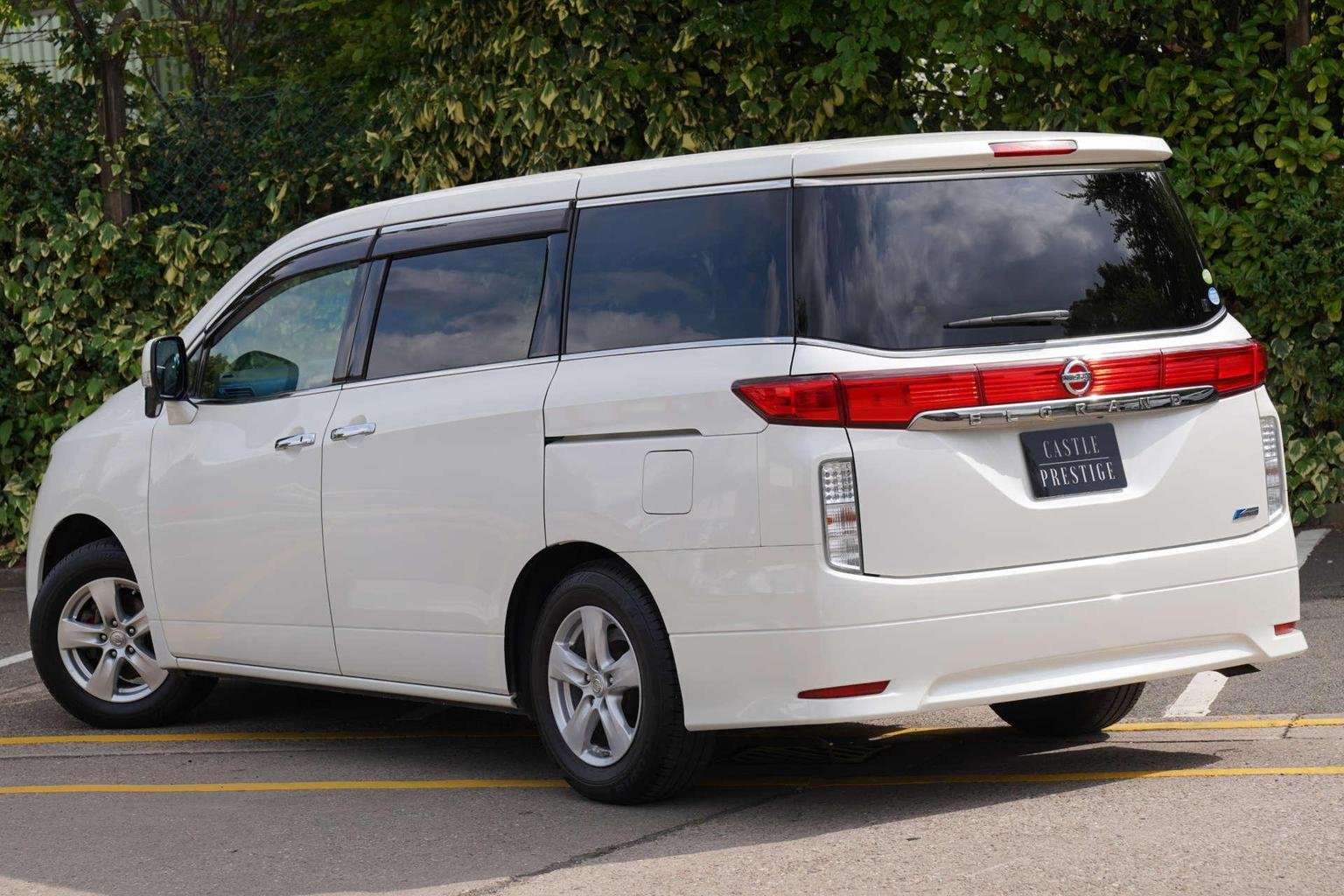 2011 NISSAN ELGRAND 2011 NISSAN ELGRAND