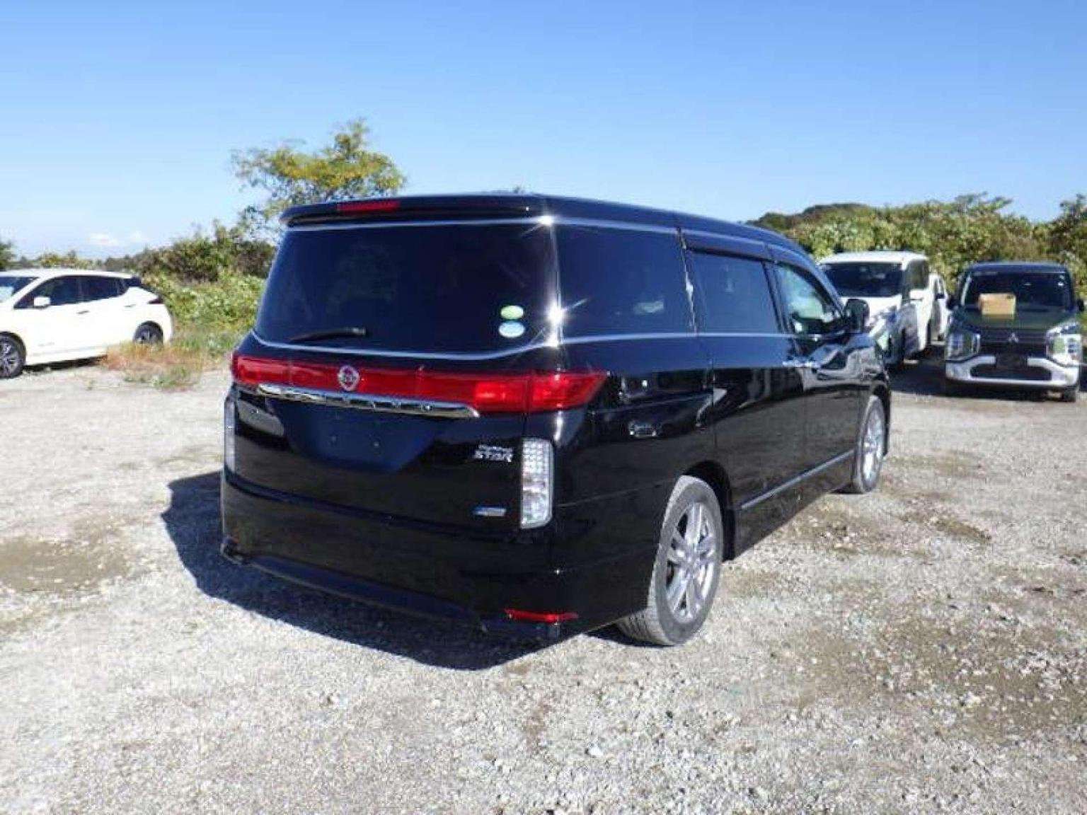 A 2010 NISSAN ELGRAND 250 HIGHWAY STAR A 2010 NISSAN ELGRAND 250 HIGHWAY STAR