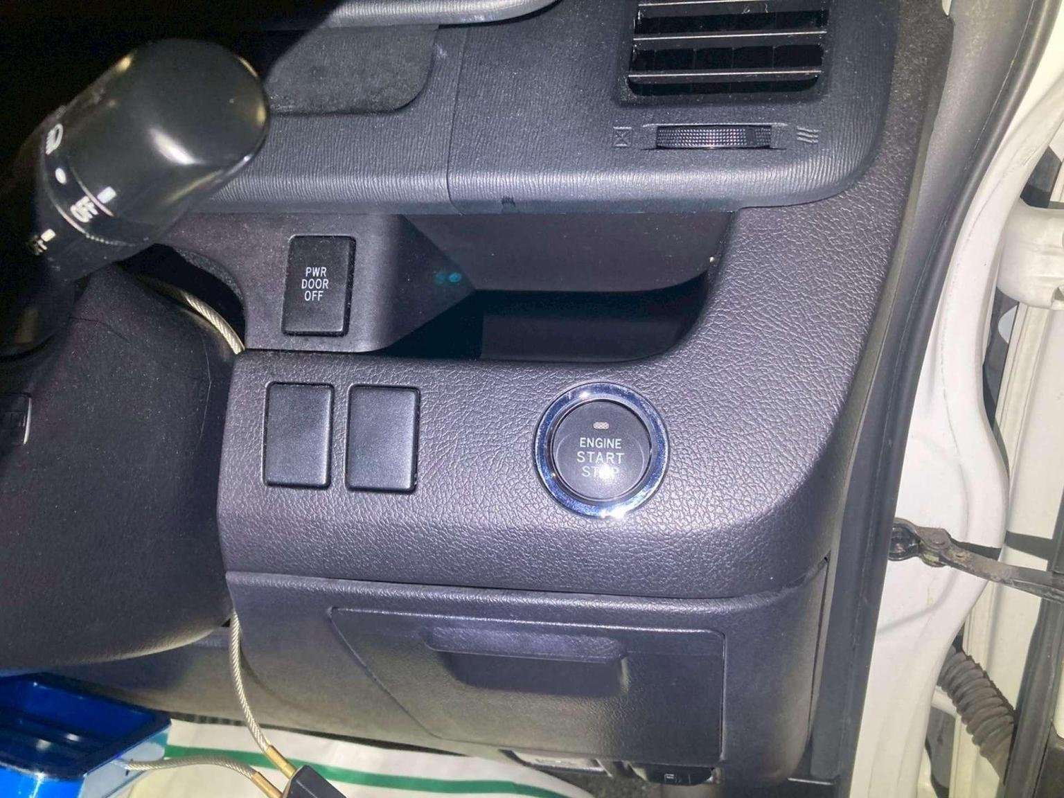 2012 TOYOTA VOXY 2012 TOYOTA VOXY