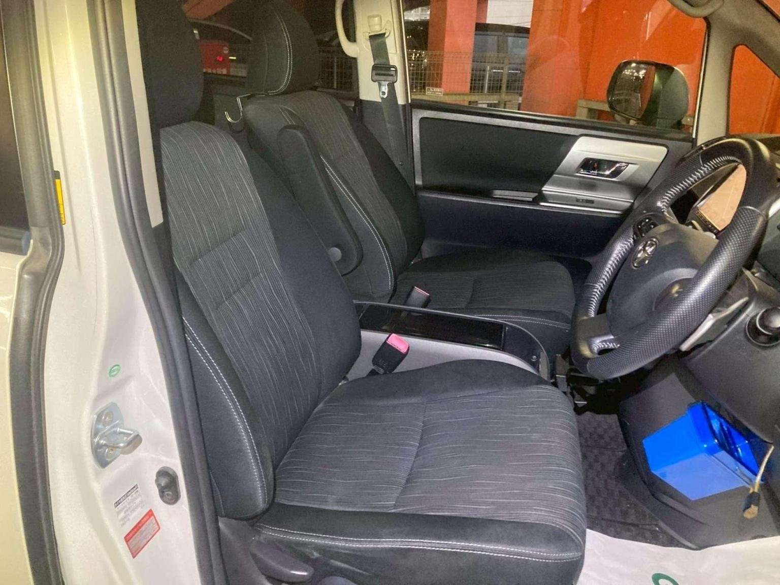 2012 TOYOTA VOXY 2012 TOYOTA VOXY