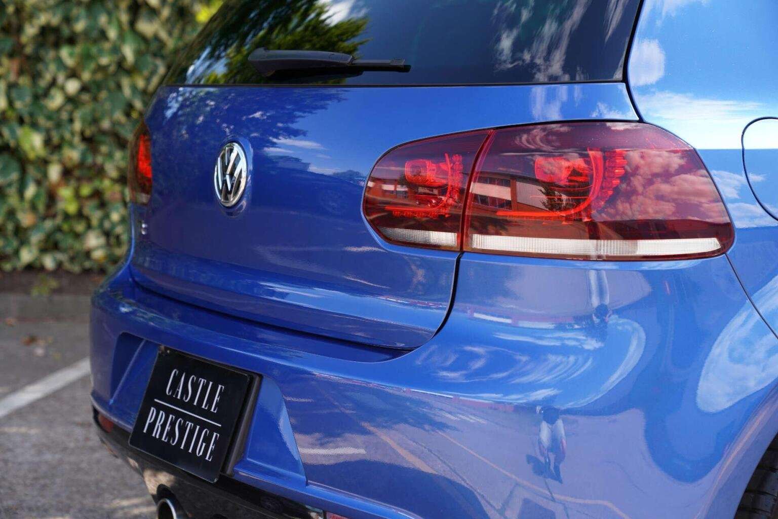 A 2010 VOLKSWAGEN GOLF 2.0 TSI R (Leather) DSG 4Motion Euro 5 5dr A 2010 VOLKSWAGEN GOLF 2.0 TSI R (Leather) DSG 4Motion Euro 5 5dr