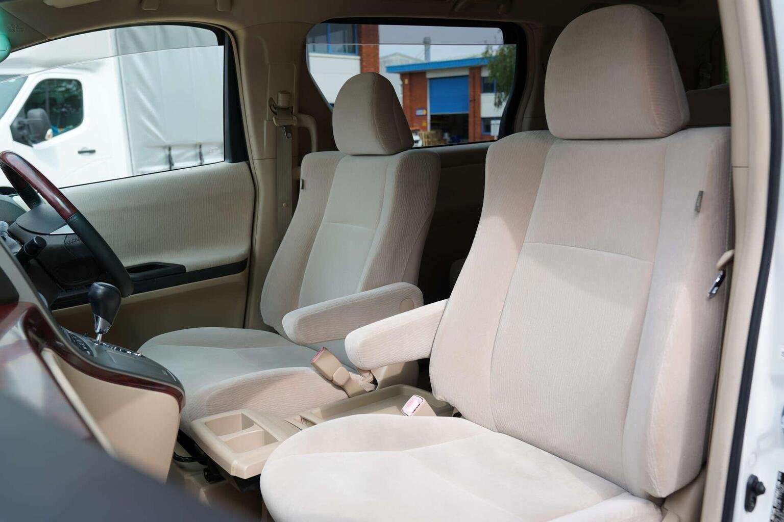 2010 TOYOTA ALPHARD 2010 TOYOTA ALPHARD