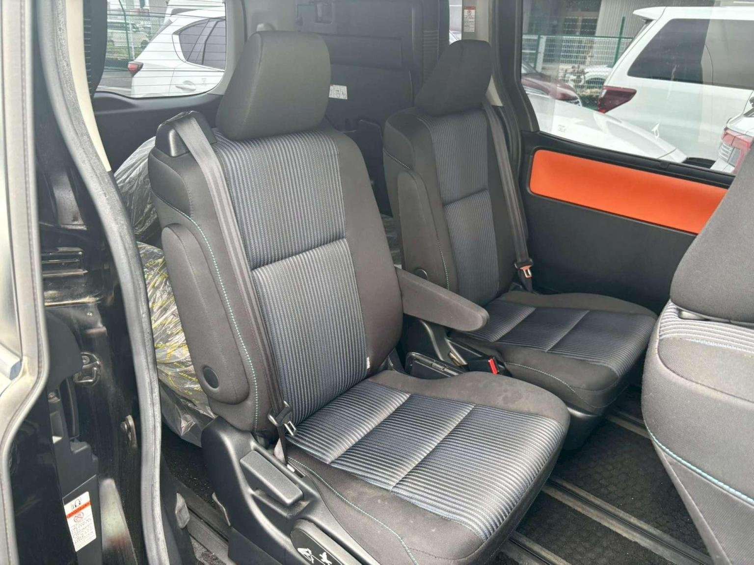 2014 TOYOTA VOXY 2014 TOYOTA VOXY