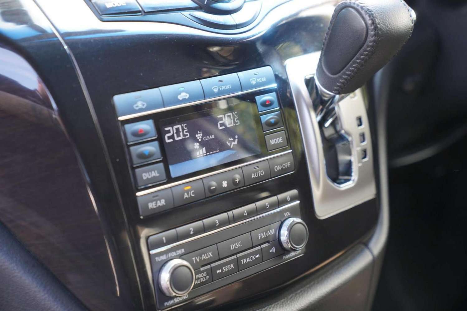 2011 NISSAN ELGRAND 2011 NISSAN ELGRAND