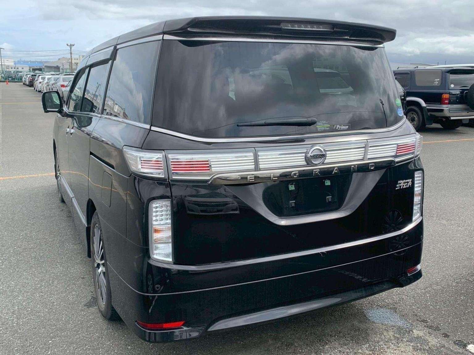 2014 NISSAN ELGRAND 2014 NISSAN ELGRAND