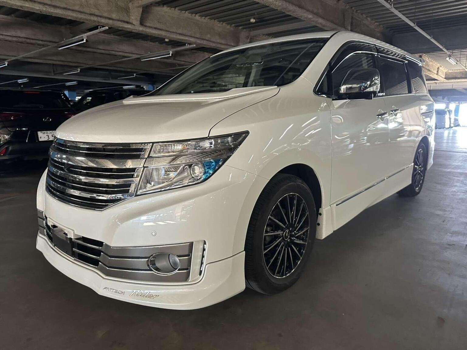 2010 NISSAN ELGRAND 2010 NISSAN ELGRAND