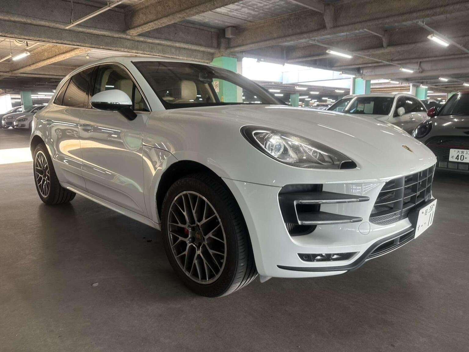 A 2015 PORSCHE MACAN 3.6T V6 Turbo PDK 4WD Euro 6 (s/s) 5dr A 2015 PORSCHE MACAN 3.6T V6 Turbo PDK 4WD Euro 6 (s/s) 5dr