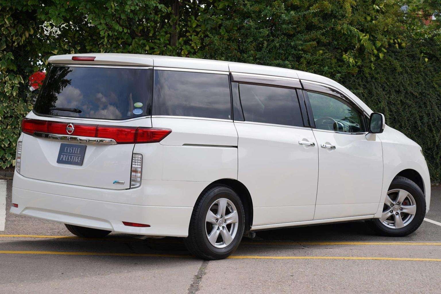 2011 NISSAN ELGRAND 2011 NISSAN ELGRAND