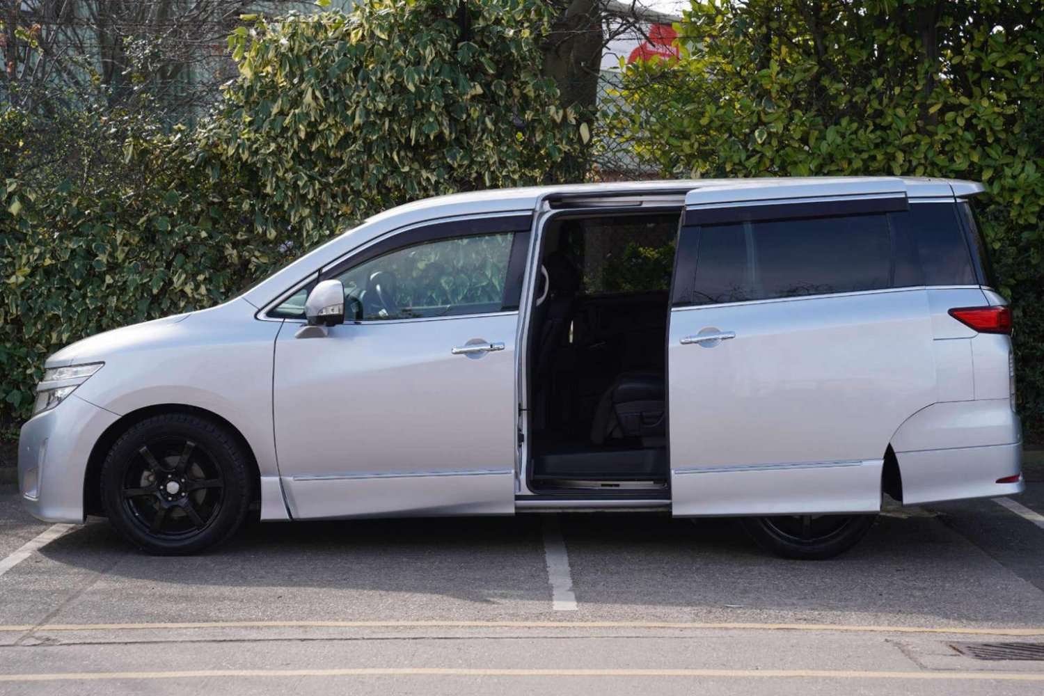 2011 NISSAN ELGRAND 2011 NISSAN ELGRAND