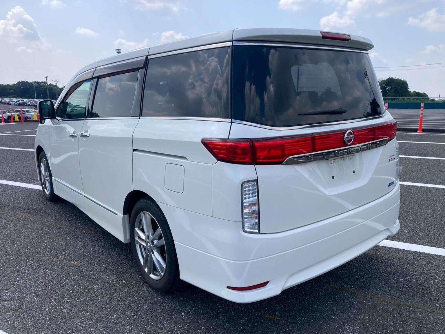 2010 NISSAN ELGRAND 2010 NISSAN ELGRAND