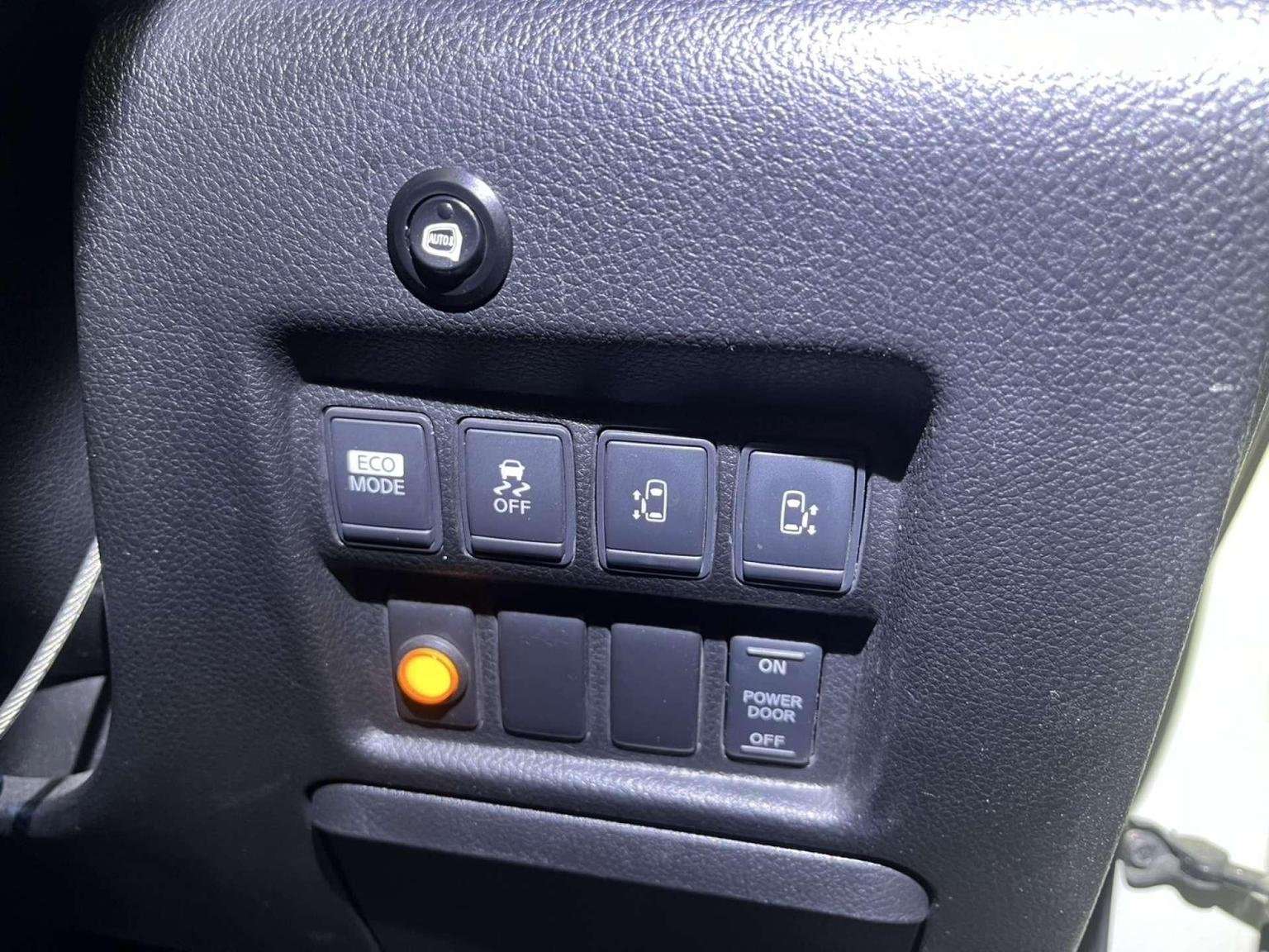 2012 NISSAN ELGRAND 2012 NISSAN ELGRAND