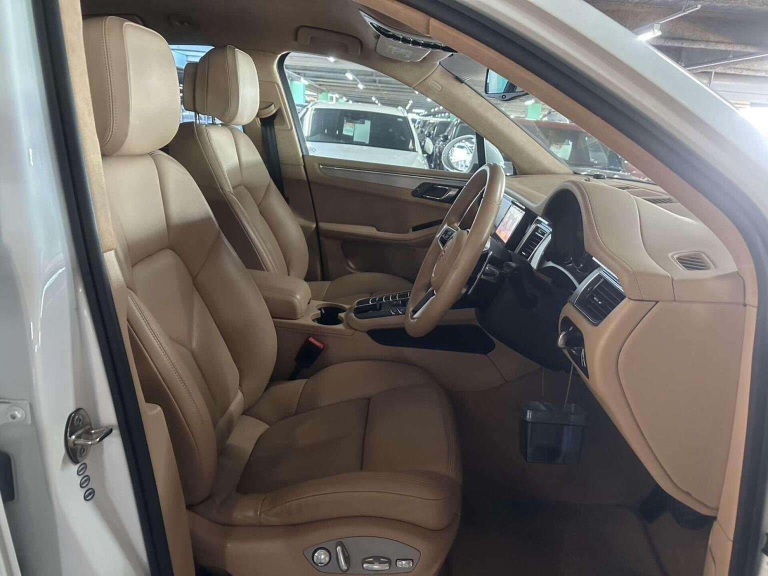 2015 PORSCHE MACAN 2015 PORSCHE MACAN