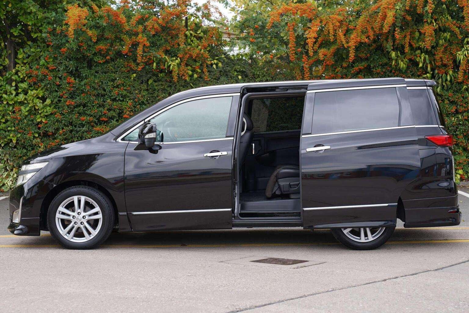 2011 NISSAN ELGRAND 2011 NISSAN ELGRAND