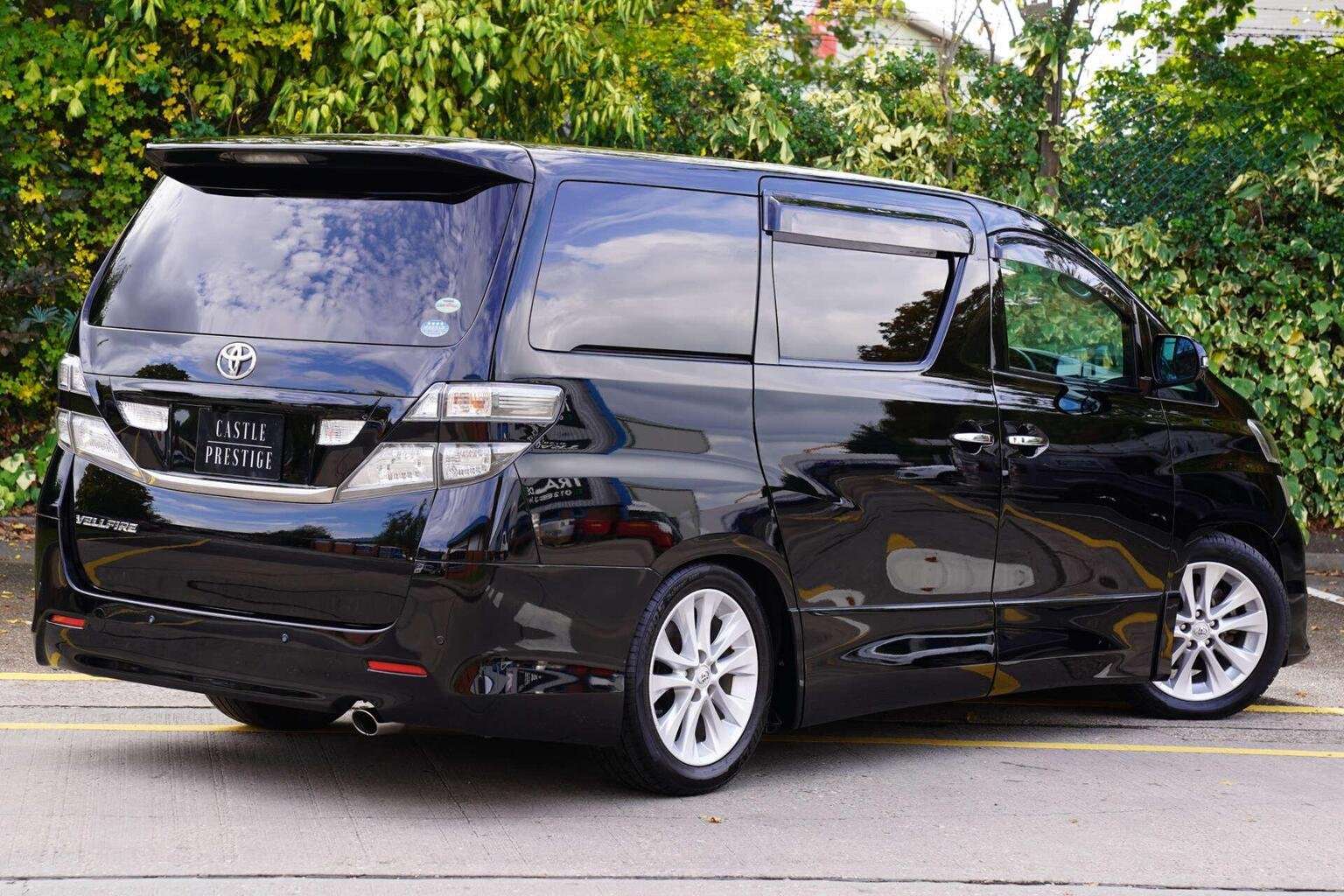 A 2010 TOYOTA VELLFIRE 2.4Z 5dr 8 Seats A 2010 TOYOTA VELLFIRE 2.4Z 5dr 8 Seats