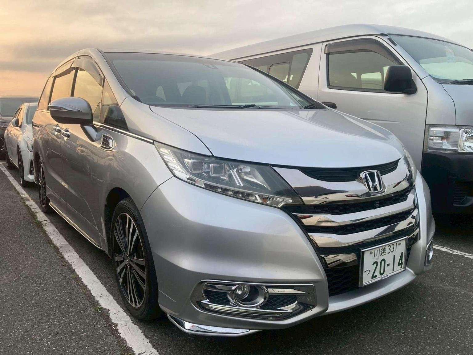 A 2014 HONDA ODYSSEY 2.4 Absolute EX 5dr 7 Seats A 2014 HONDA ODYSSEY 2.4 Absolute EX 5dr 7 Seats