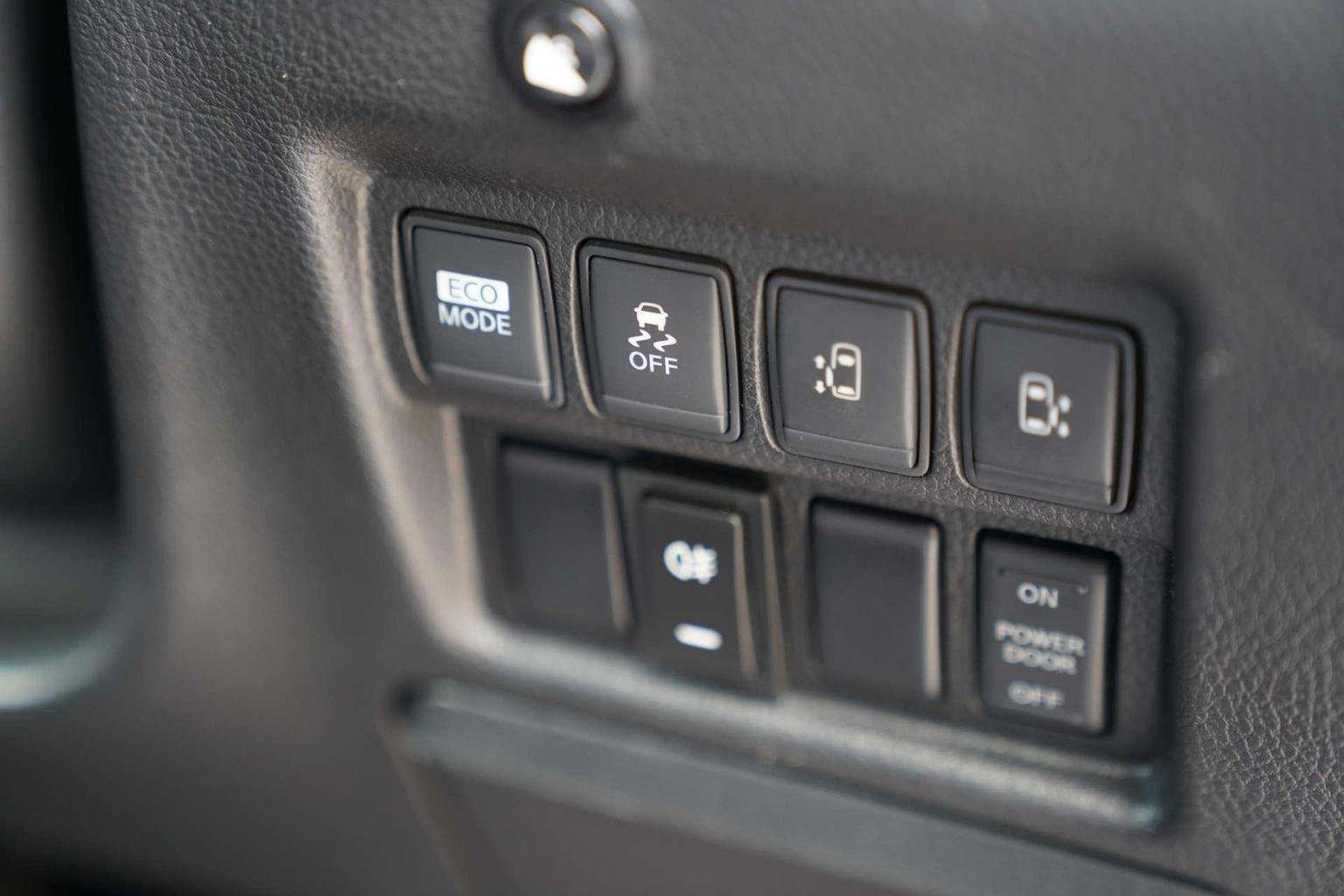 2010 NISSAN ELGRAND 2010 NISSAN ELGRAND