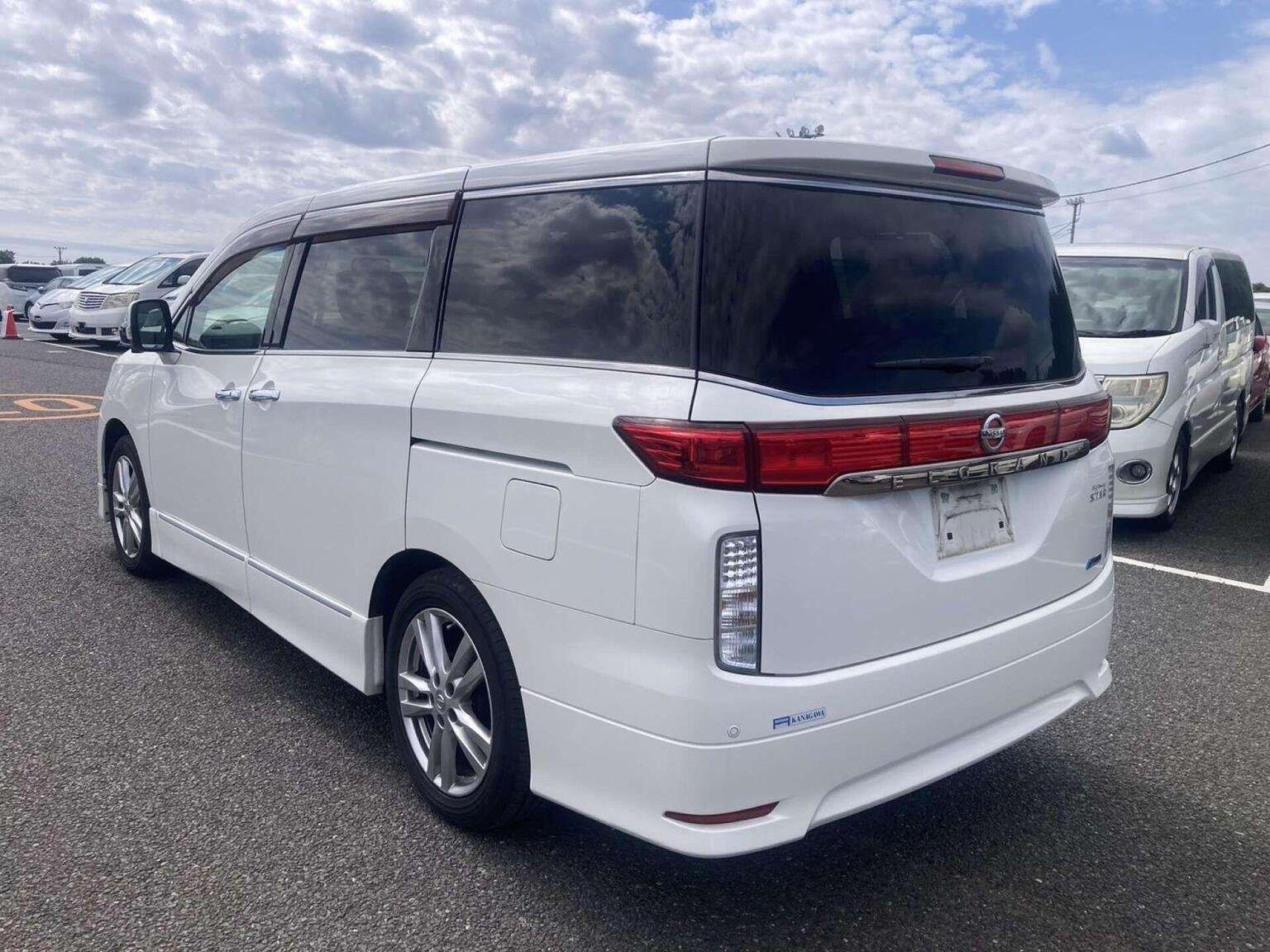 2010 NISSAN ELGRAND 2010 NISSAN ELGRAND
