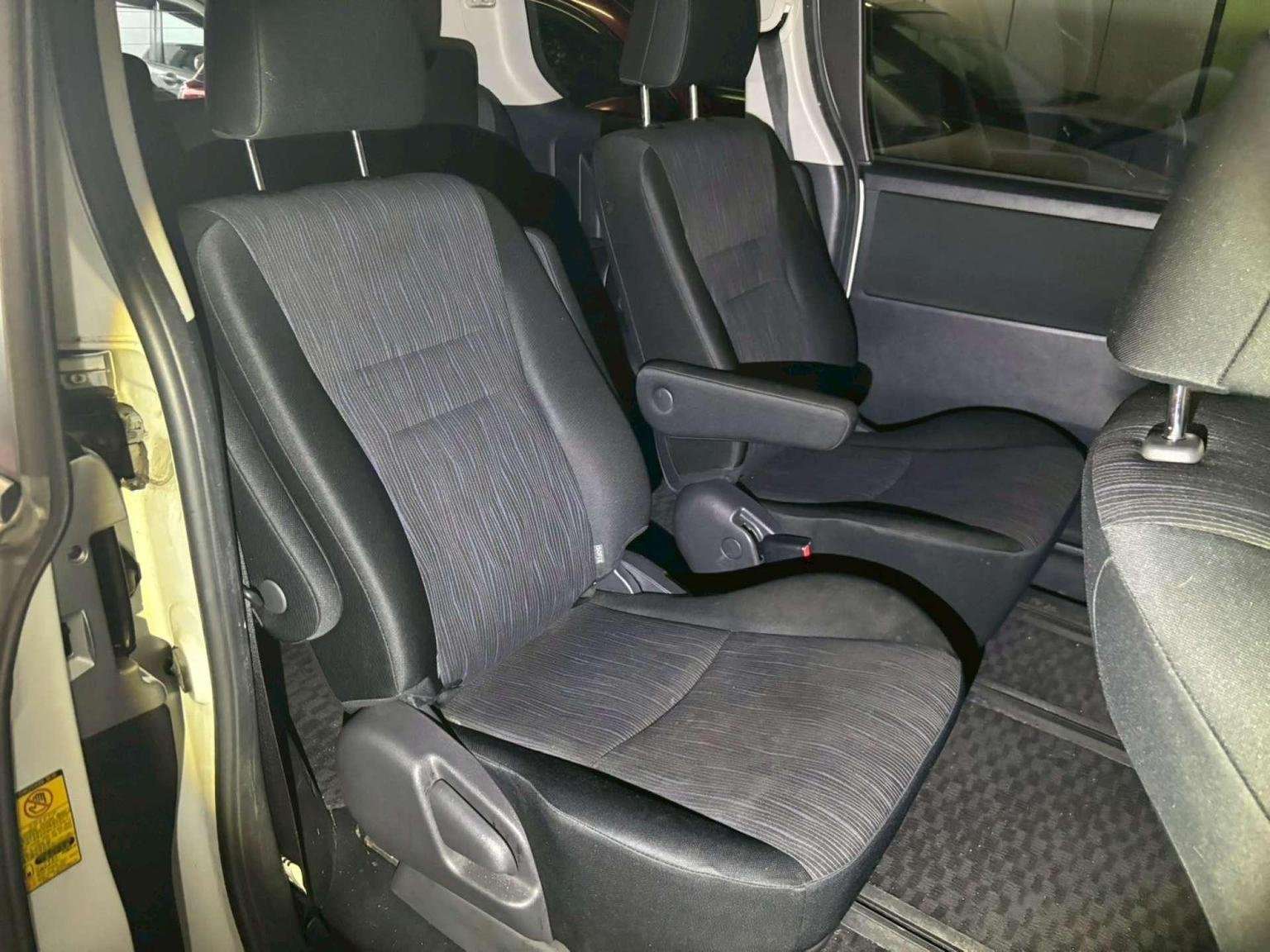 2010 TOYOTA VOXY 2010 TOYOTA VOXY