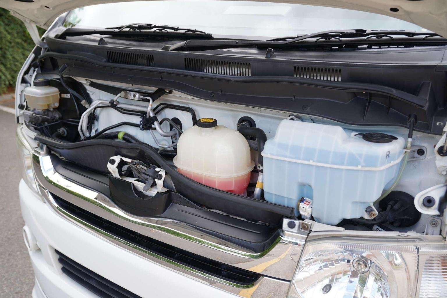 2010 TOYOTA HIACE 2010 TOYOTA HIACE