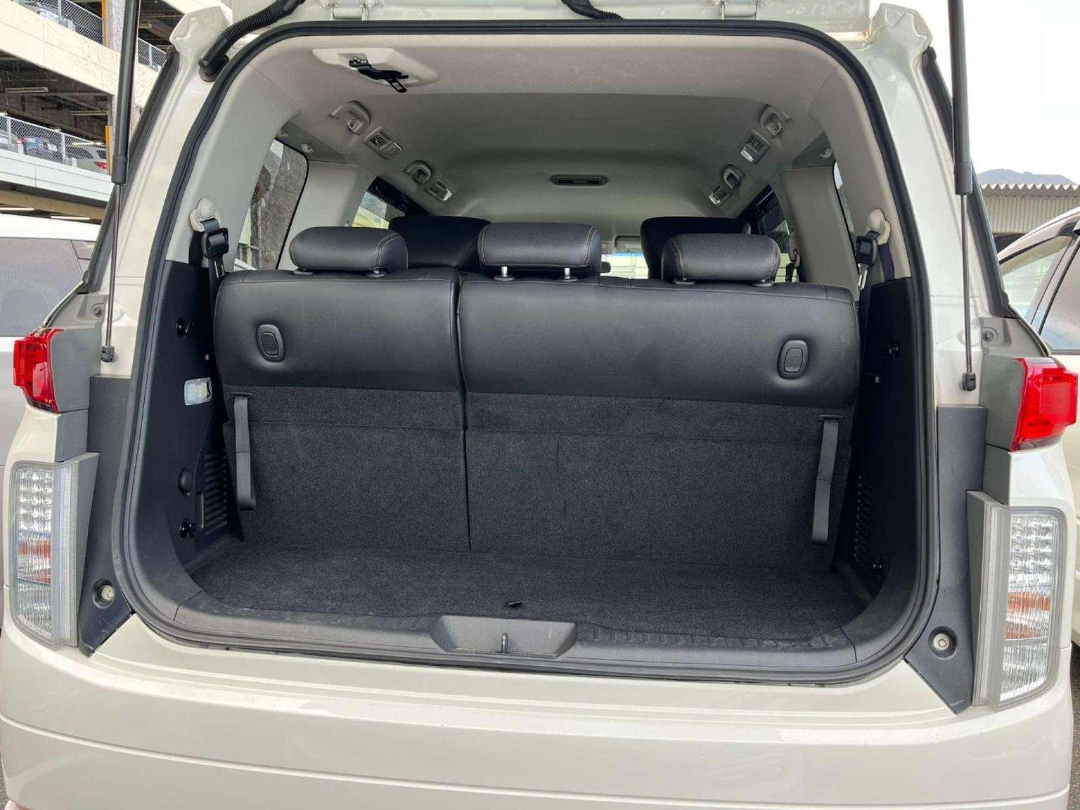 2012 NISSAN ELGRAND 2012 NISSAN ELGRAND