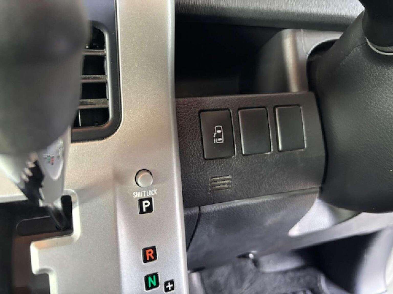 2012 TOYOTA VOXY 2012 TOYOTA VOXY