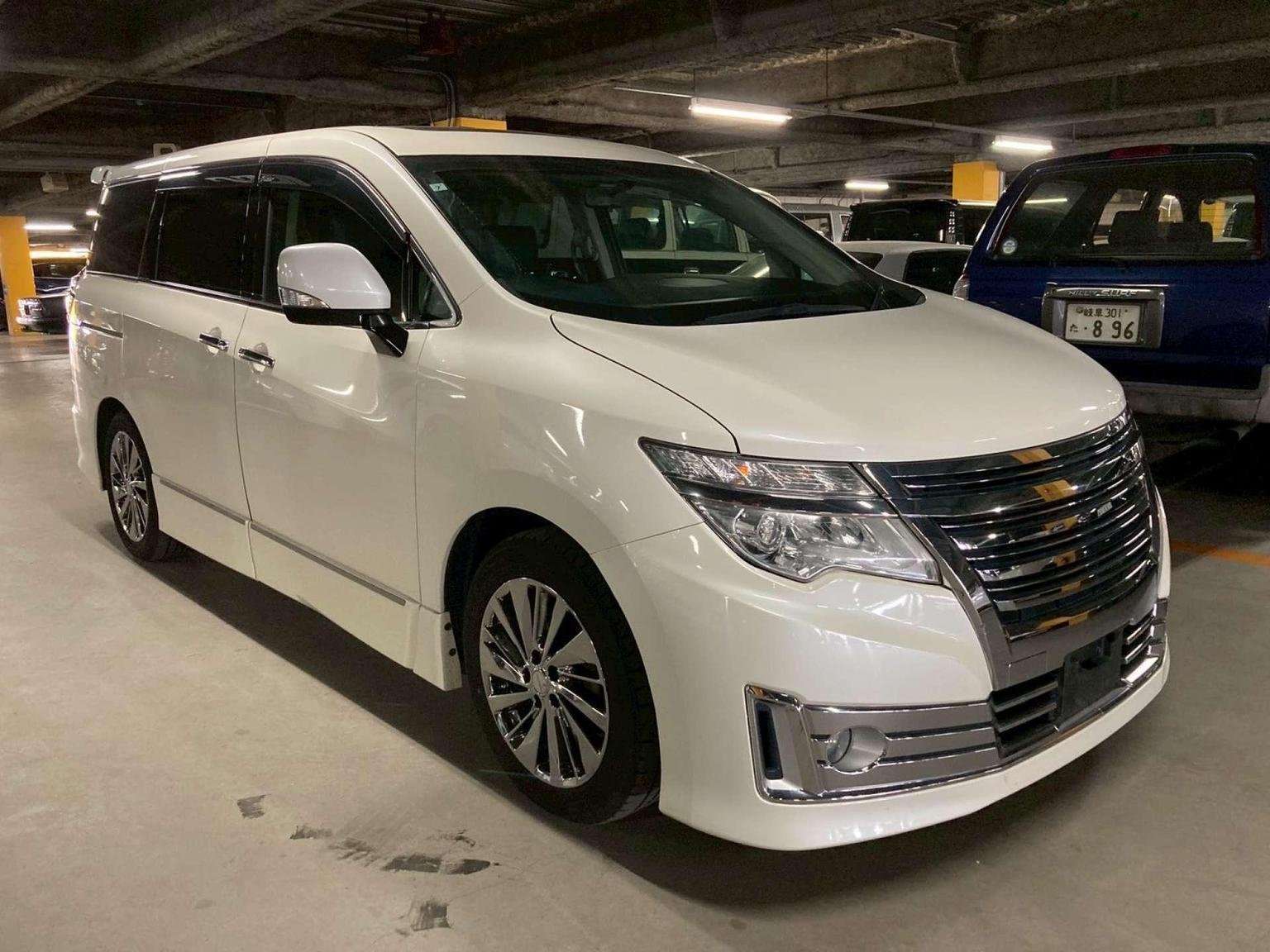 A 2015 NISSAN ELGRAND 2.5 Rider *Facelift* 5dr 8 Seats A 2015 NISSAN ELGRAND 2.5 Rider *Facelift* 5dr 8 Seats