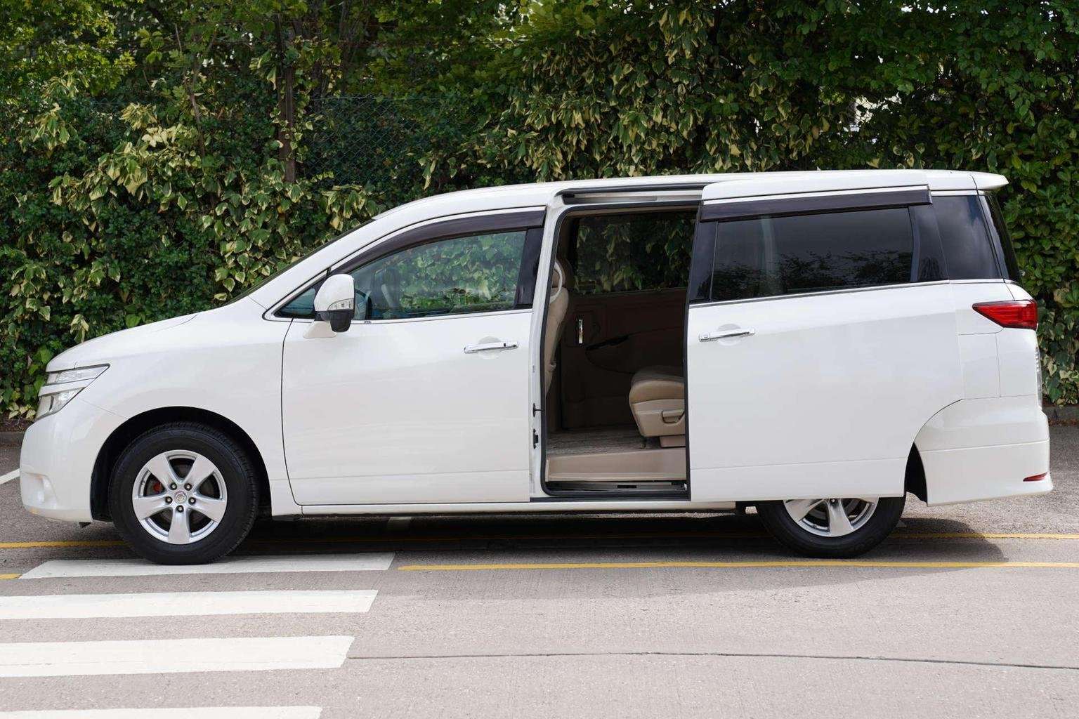 2011 NISSAN ELGRAND 2011 NISSAN ELGRAND