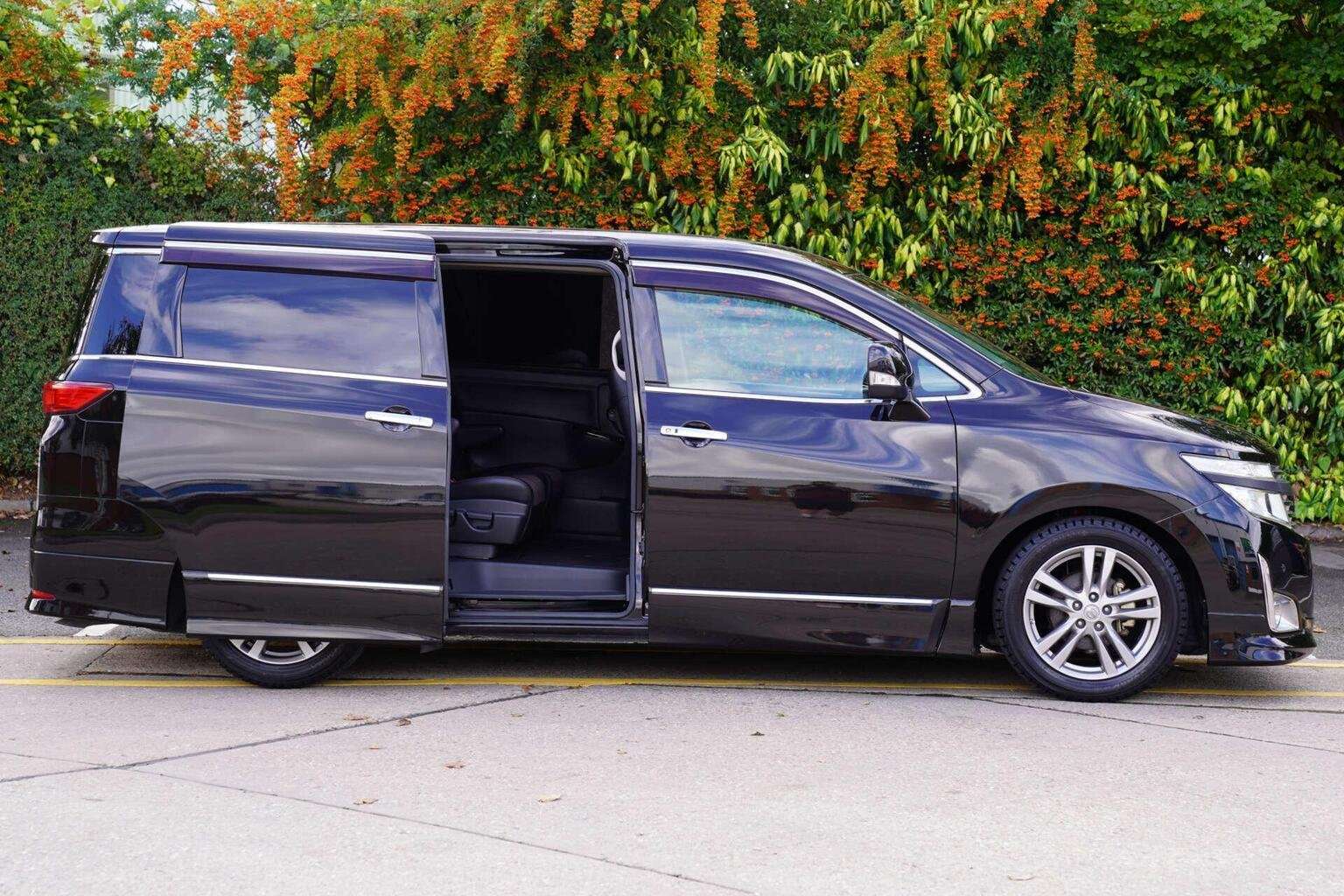 2011 NISSAN ELGRAND 2011 NISSAN ELGRAND