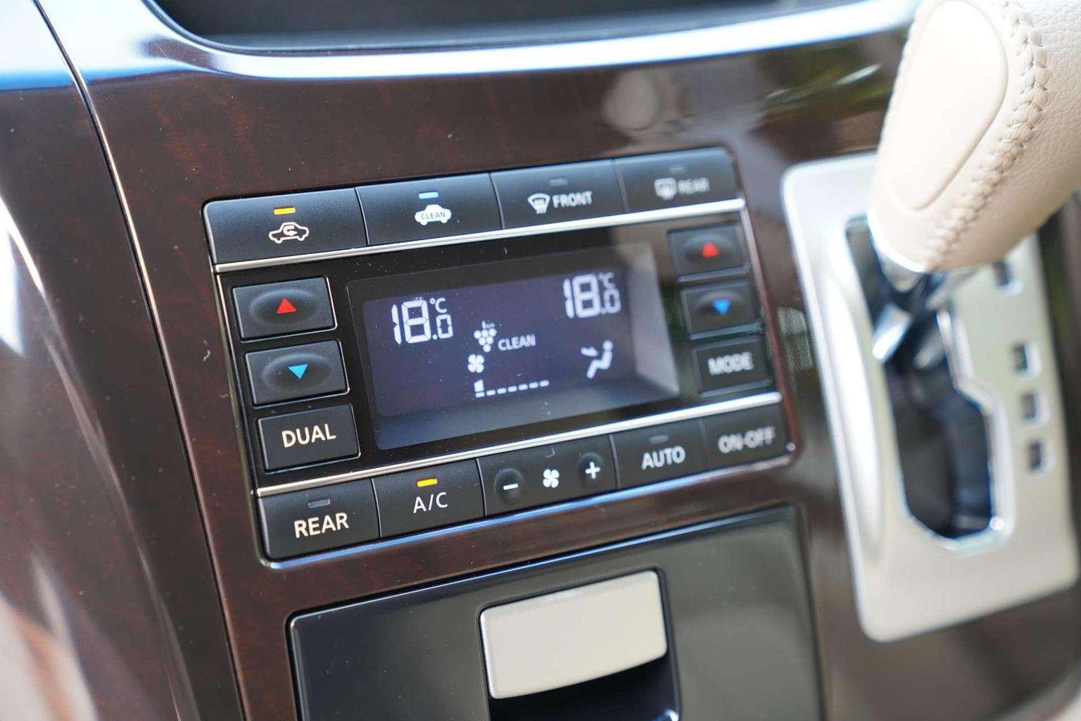 2011 NISSAN ELGRAND 2011 NISSAN ELGRAND