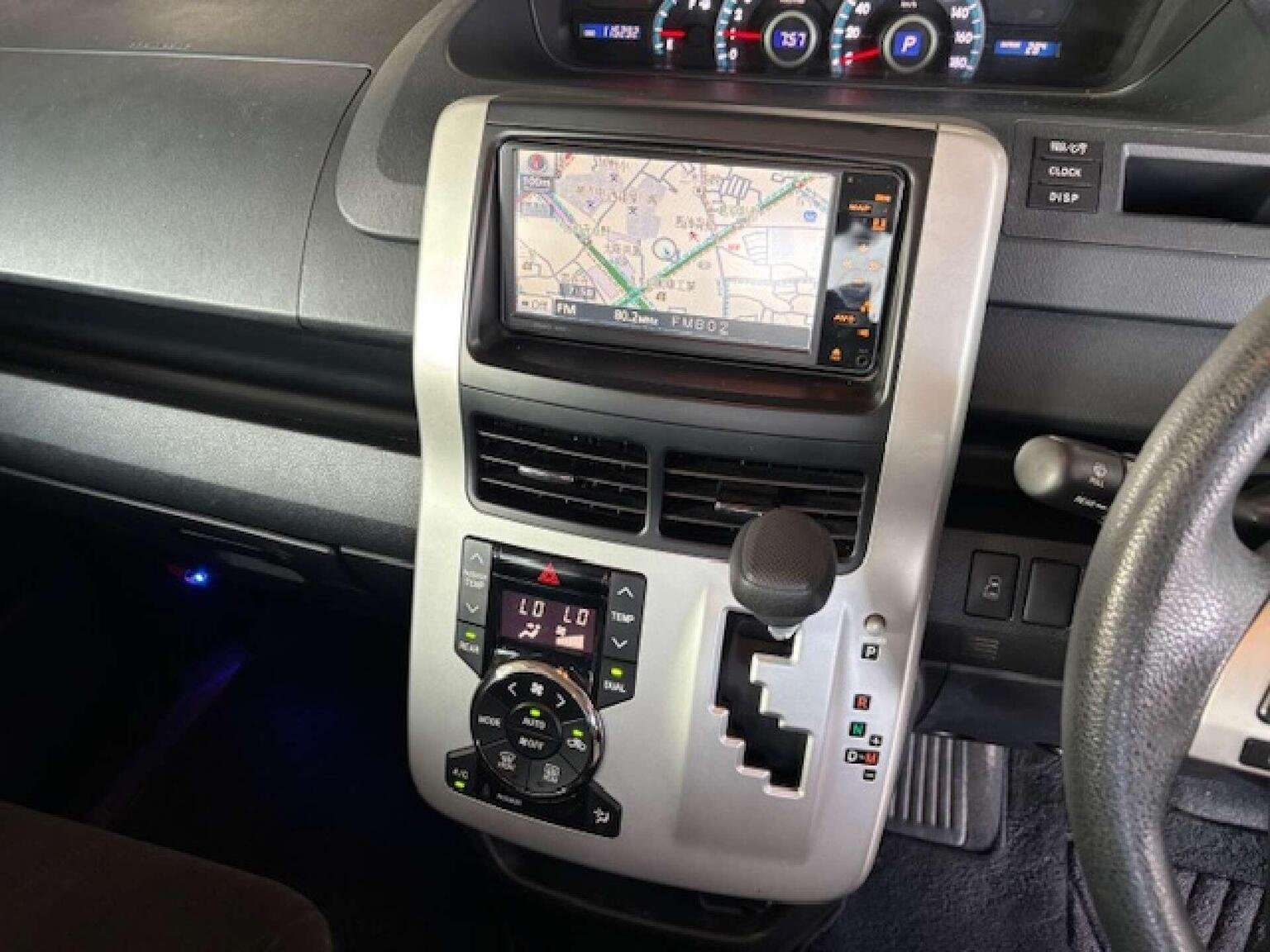 2012 TOYOTA VOXY 2012 TOYOTA VOXY