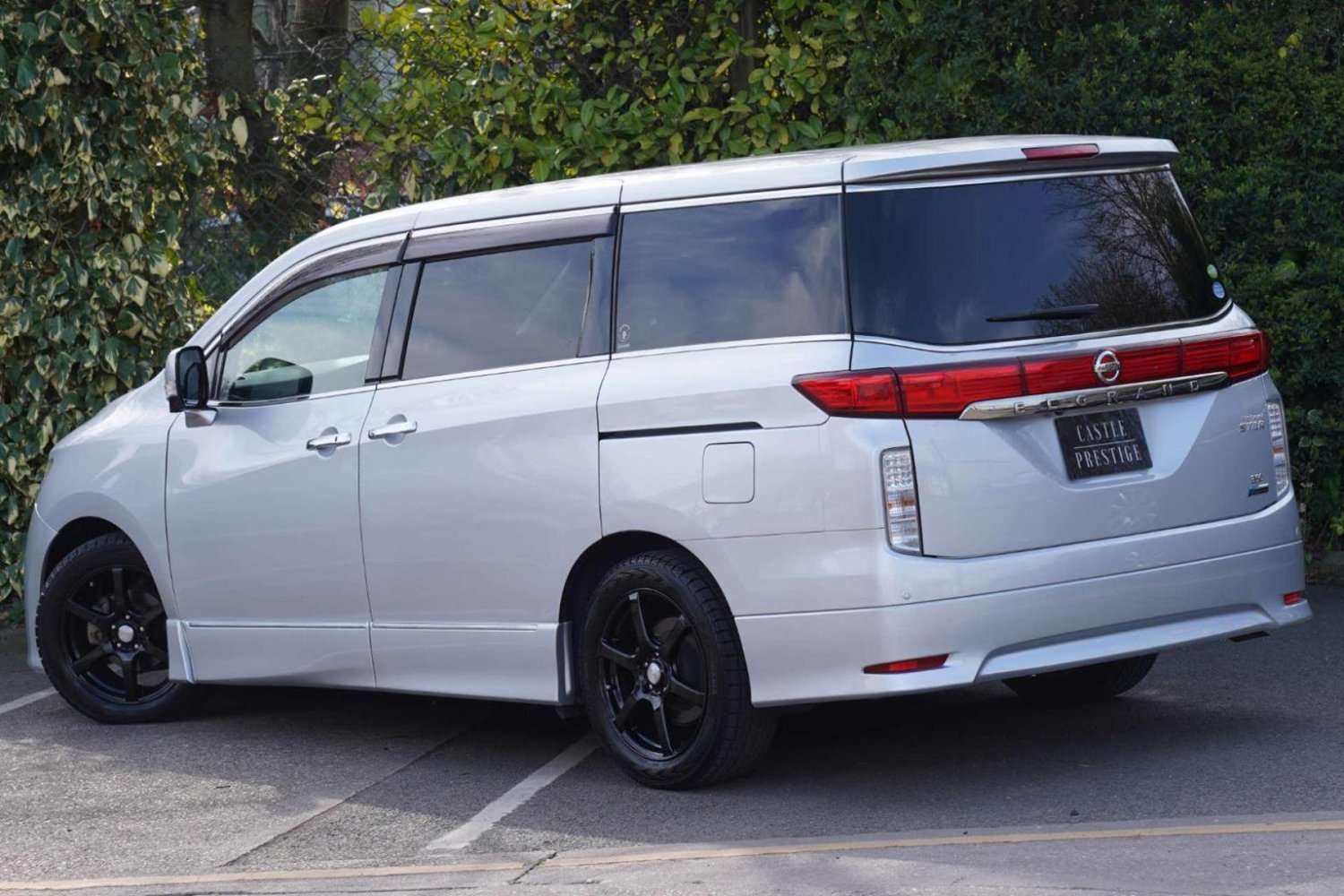 2011 NISSAN ELGRAND 2011 NISSAN ELGRAND