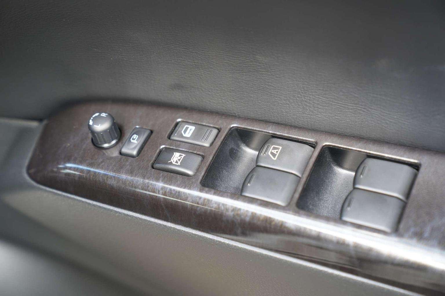 2010 NISSAN ELGRAND 2010 NISSAN ELGRAND