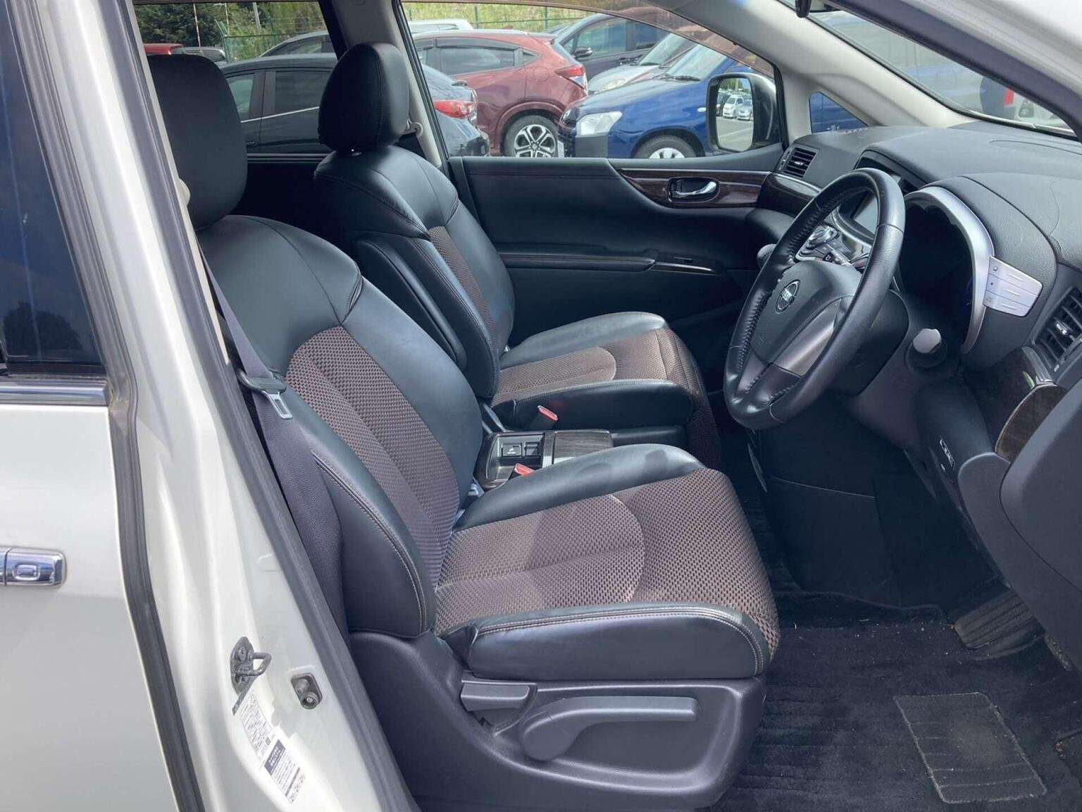 2010 NISSAN ELGRAND 2010 NISSAN ELGRAND