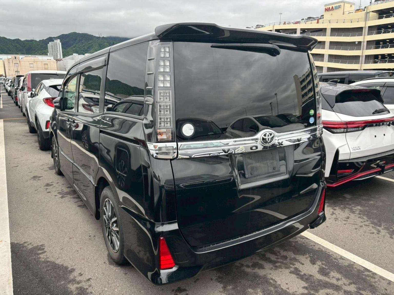 A 2014 TOYOTA VOXY 2.0 ZS 5dr 7 Seats A 2014 TOYOTA VOXY 2.0 ZS 5dr 7 Seats