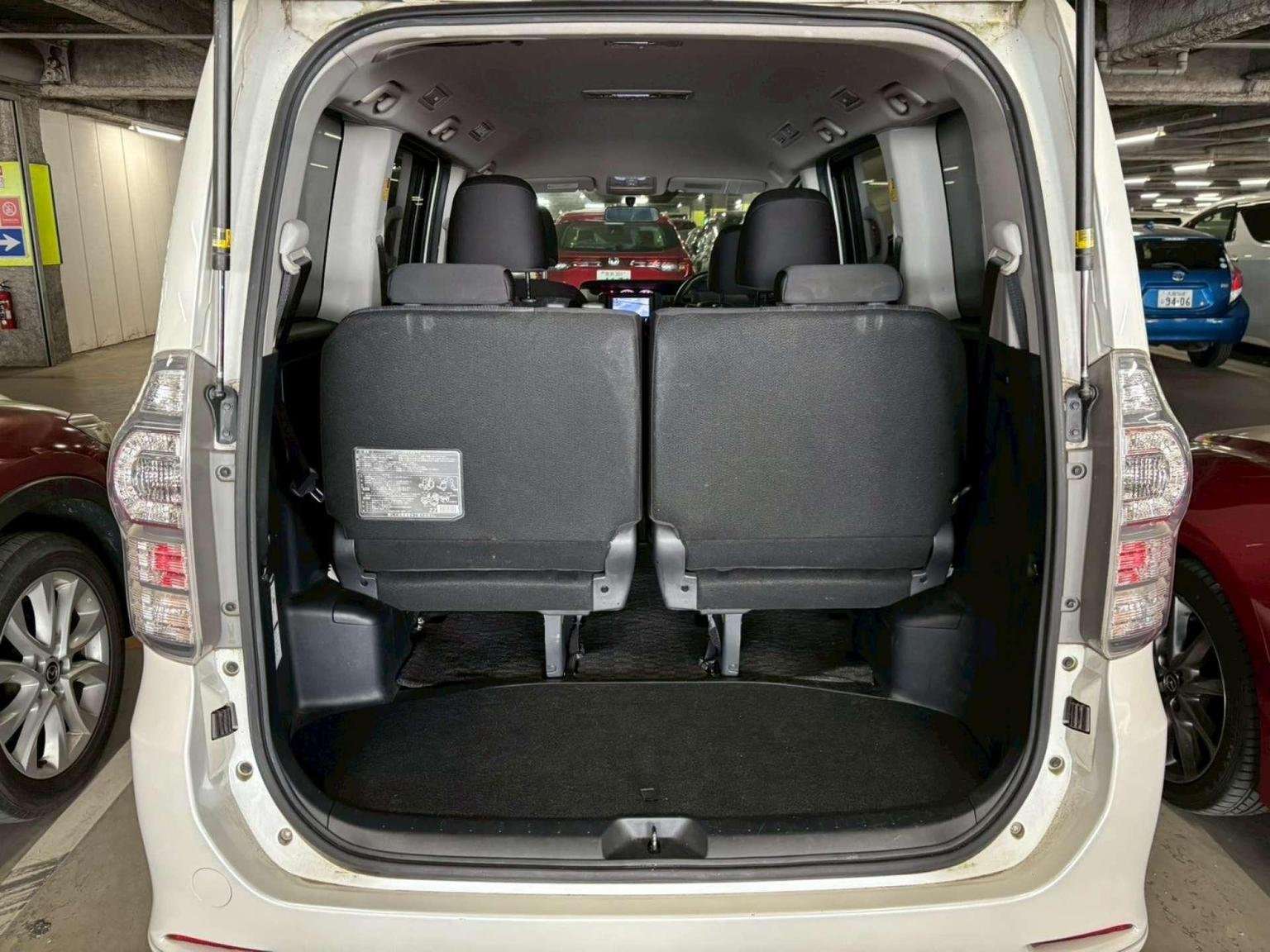 2010 TOYOTA VOXY 2010 TOYOTA VOXY