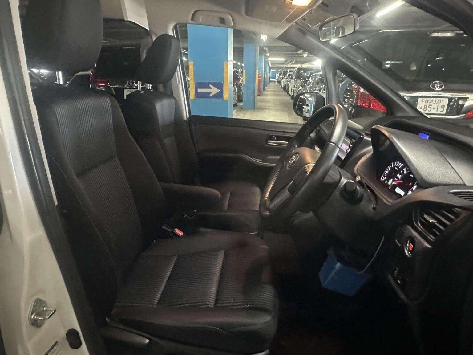 2014 TOYOTA VOXY 2014 TOYOTA VOXY