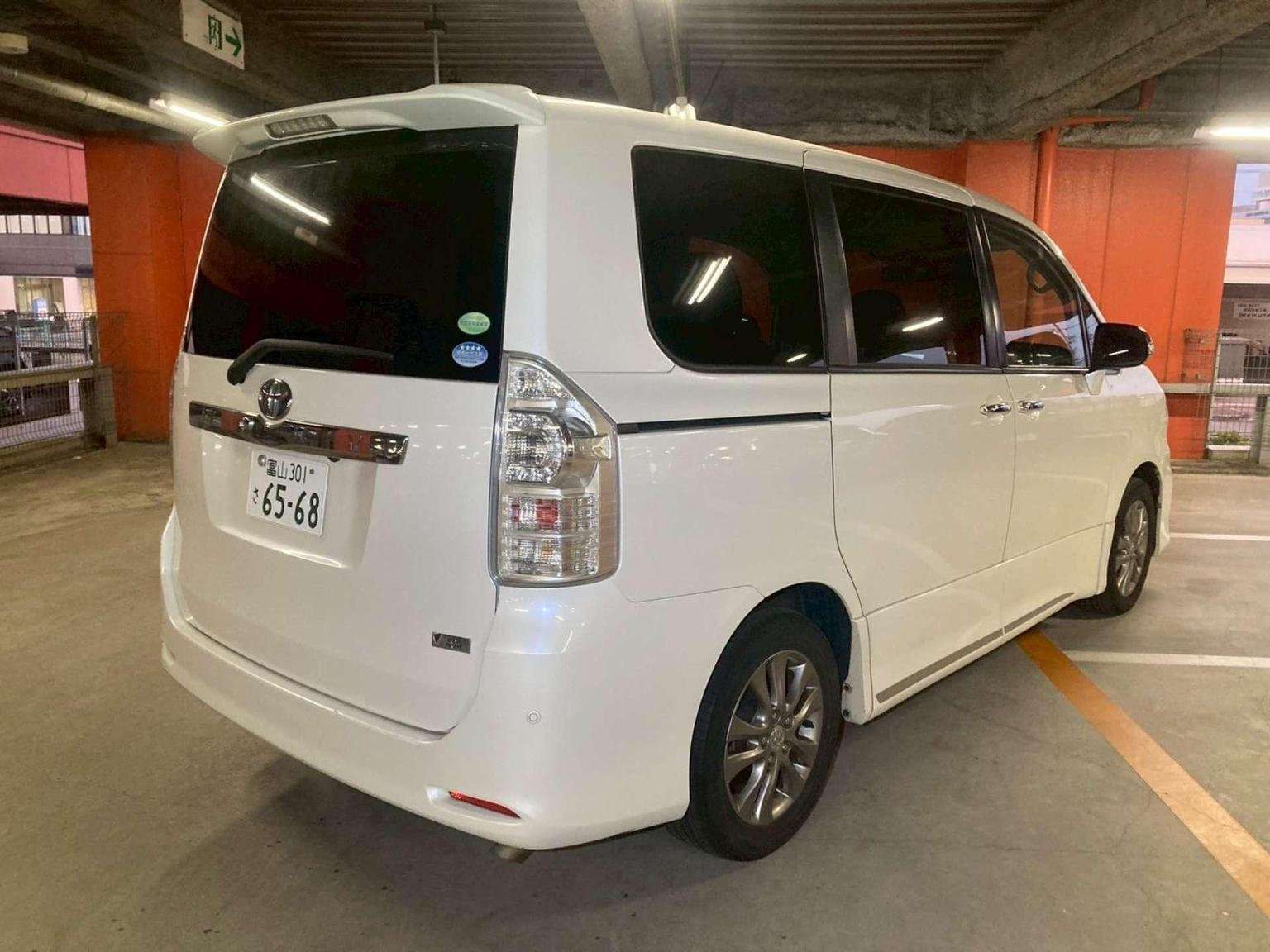 2012 TOYOTA VOXY 2012 TOYOTA VOXY