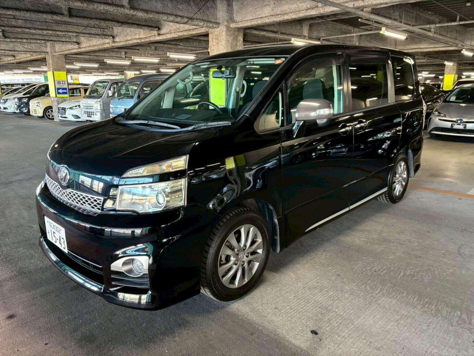 A 2012 TOYOTA VOXY 2.0 ZS Kirameki II 5dr 8 Seats A 2012 TOYOTA VOXY 2.0 ZS Kirameki II 5dr 8 Seats