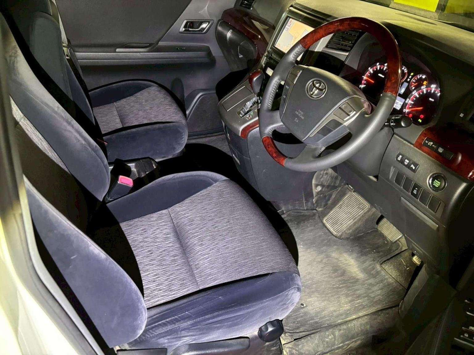 2011 TOYOTA ALPHARD 2011 TOYOTA ALPHARD