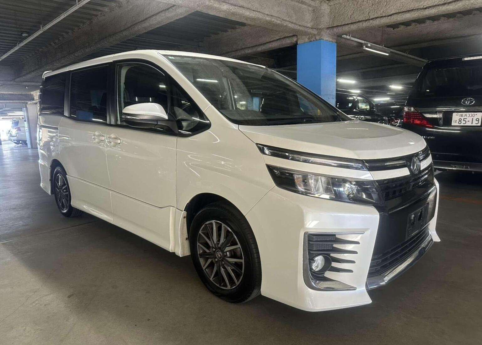 A 2014 TOYOTA VOXY 2.0 ZS 5dr 7 Seats A 2014 TOYOTA VOXY 2.0 ZS 5dr 7 Seats